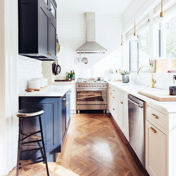 black and white kitchen and mixed metals